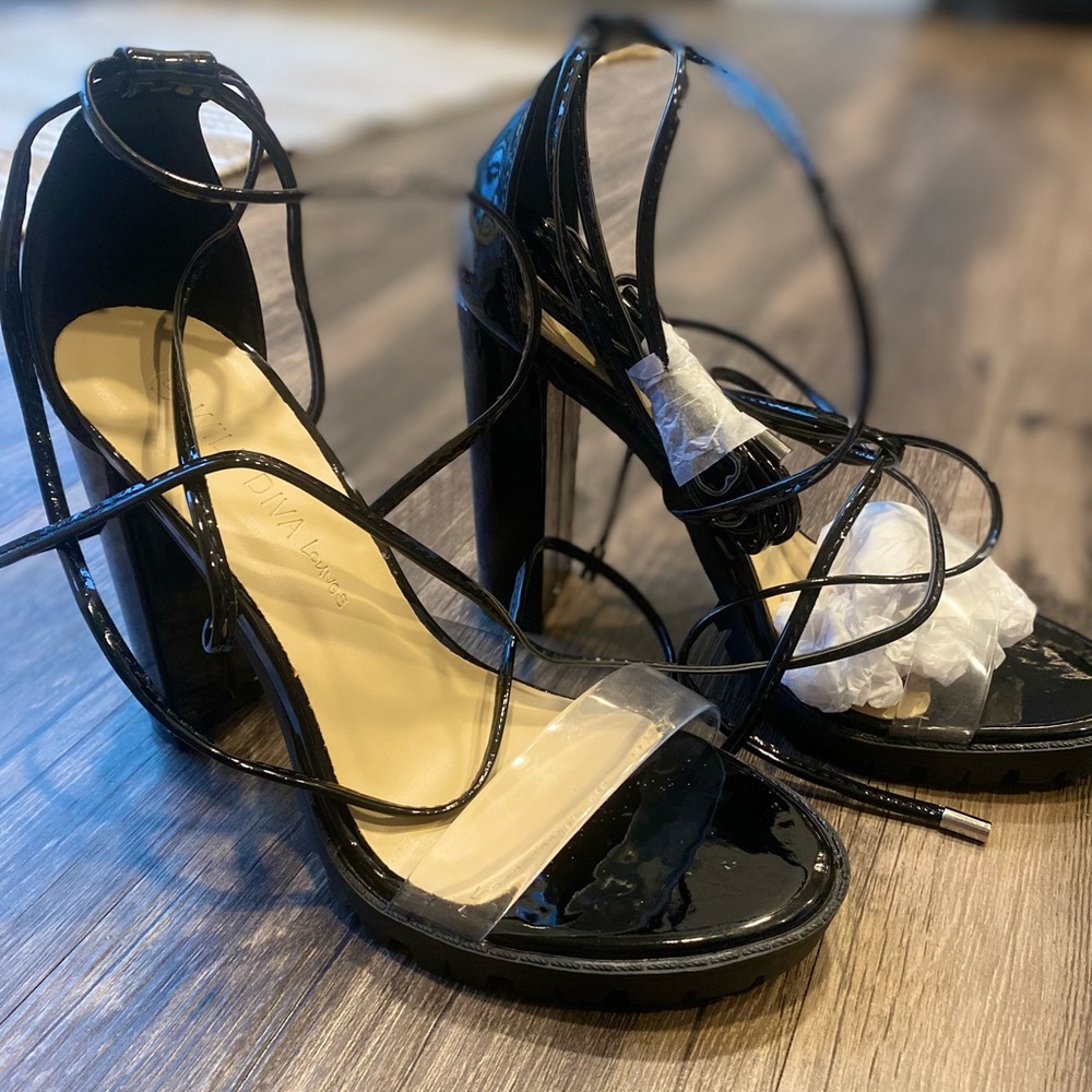 Wild diva heels size 6 fresh in the box never worn